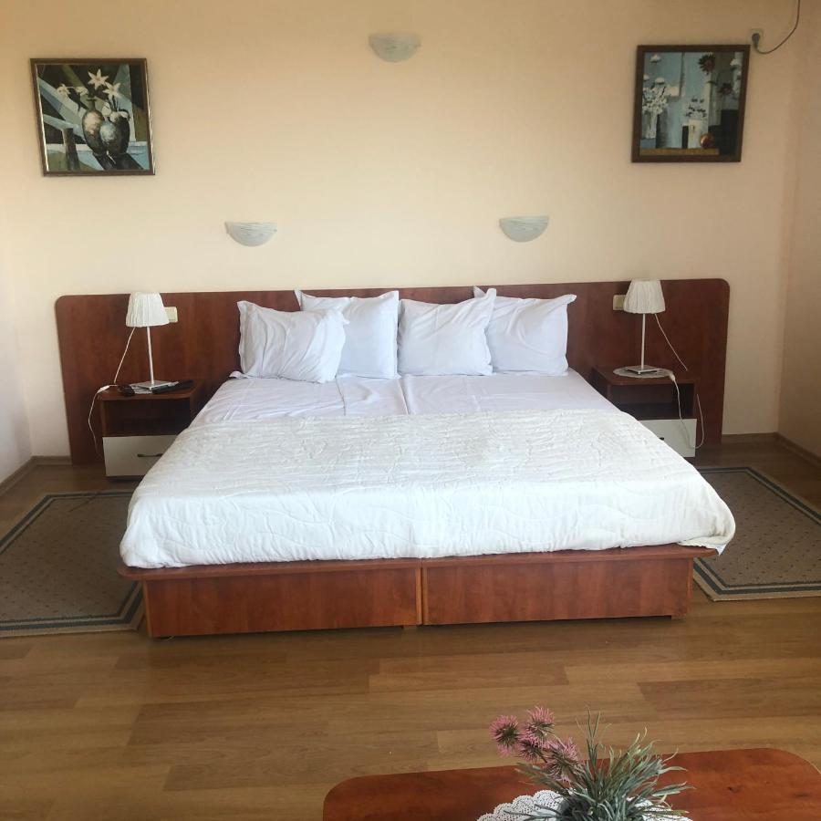 Guest House Golden Flake 4Km From Bolata Beach Bŭlgarevo Exterior foto