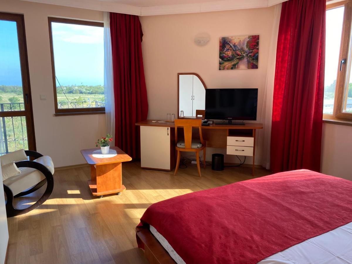Guest House Golden Flake 4Km From Bolata Beach Bŭlgarevo Exterior foto