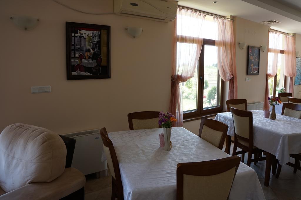 Guest House Golden Flake 4Km From Bolata Beach Bŭlgarevo Exterior foto