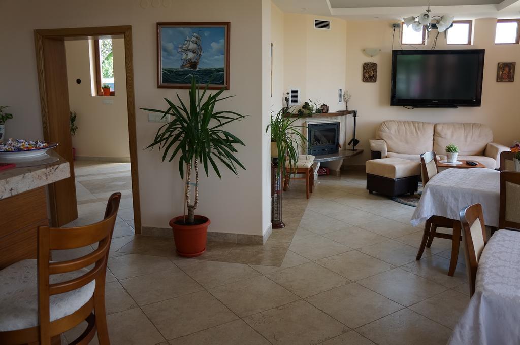 Guest House Golden Flake 4Km From Bolata Beach Bŭlgarevo Exterior foto