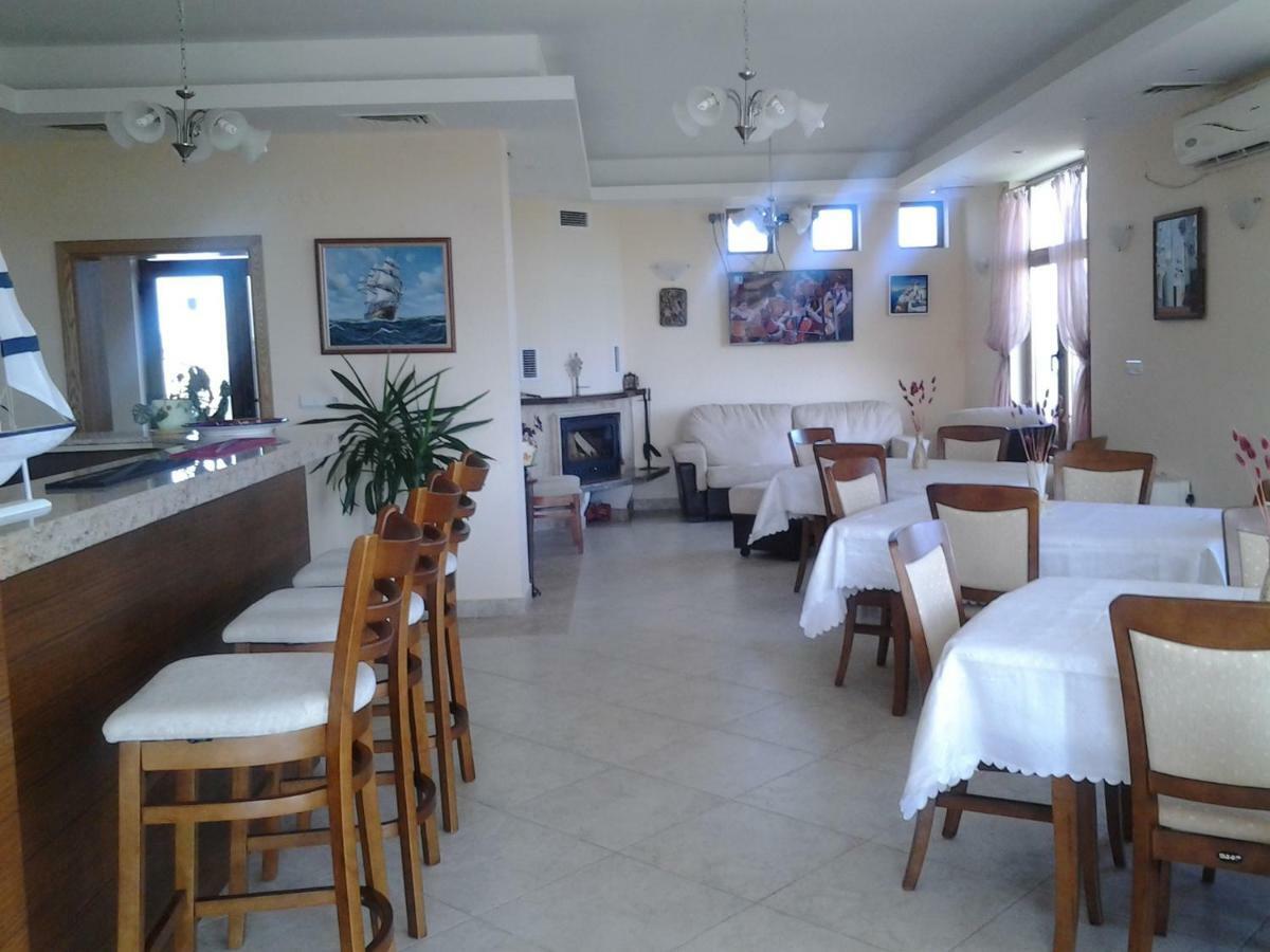 Guest House Golden Flake 4Km From Bolata Beach Bŭlgarevo Exterior foto